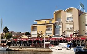 Port Beach Gruissan 3*